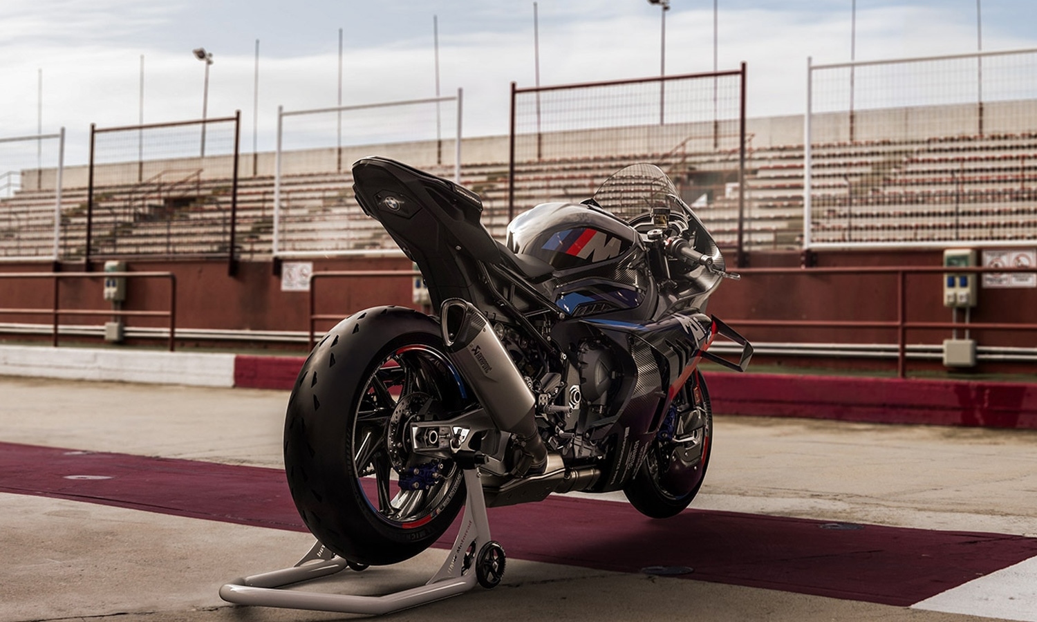 BMW-M1000-RR