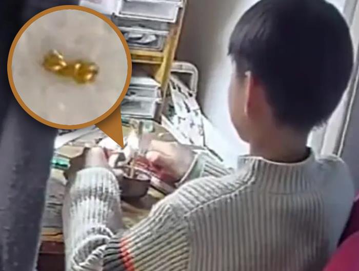 A boy in China cut a gold