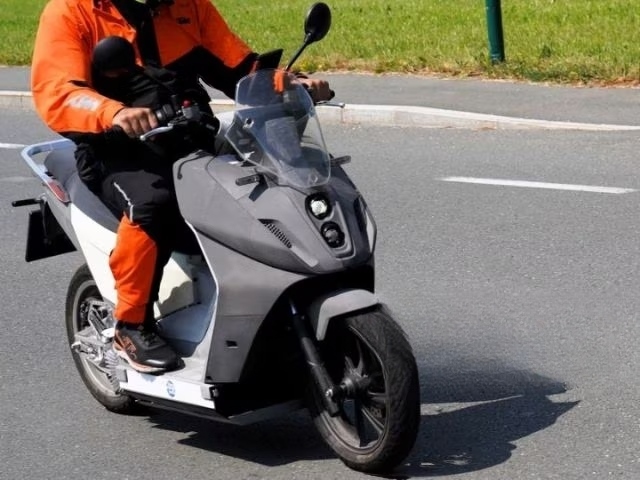 ktm ev scooter 3