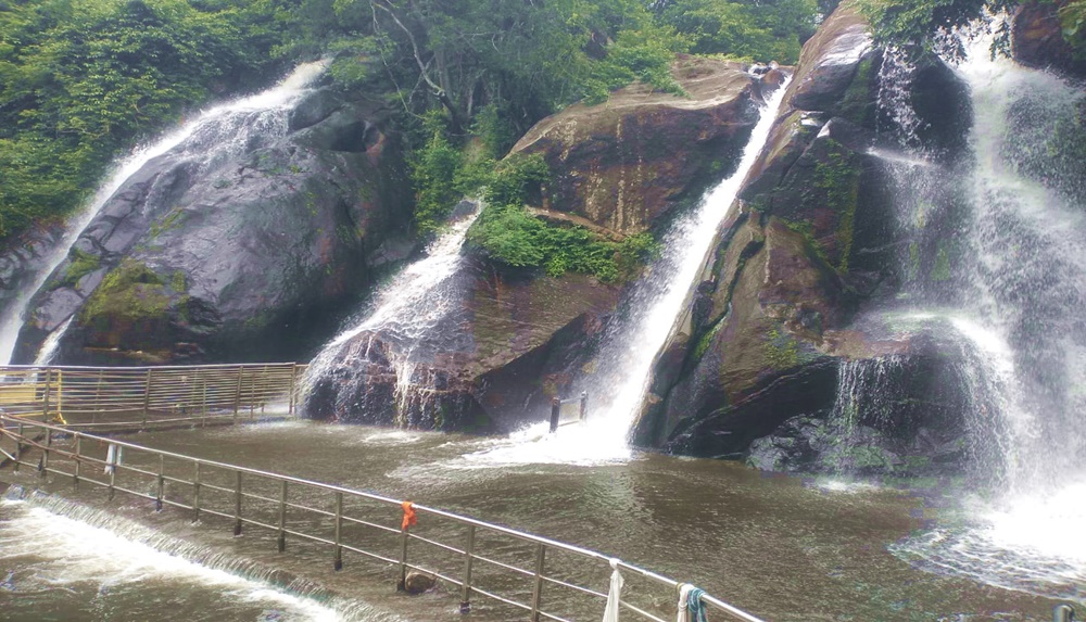 Courtallam Falls Old Photo