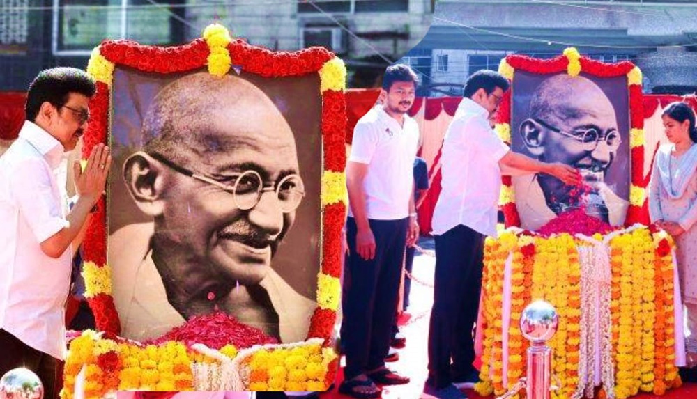 CM Pays Respect to Mahatma Gandhi